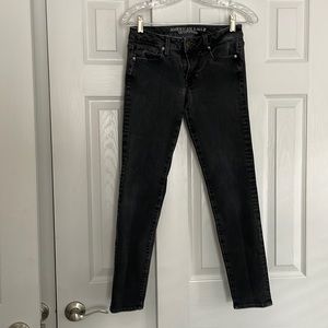 American eagle black skinny jeans size 4  360 super stretch